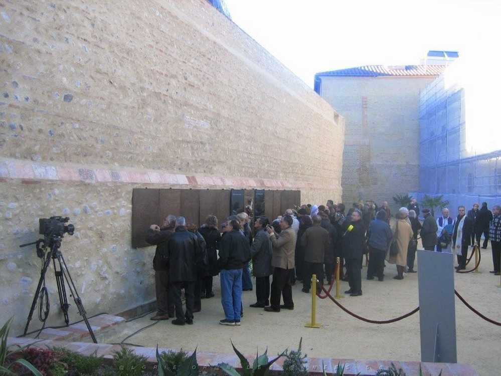 LE MUR DES DISPARUS A PERPIGNAN 25 11 2007 039.jpg